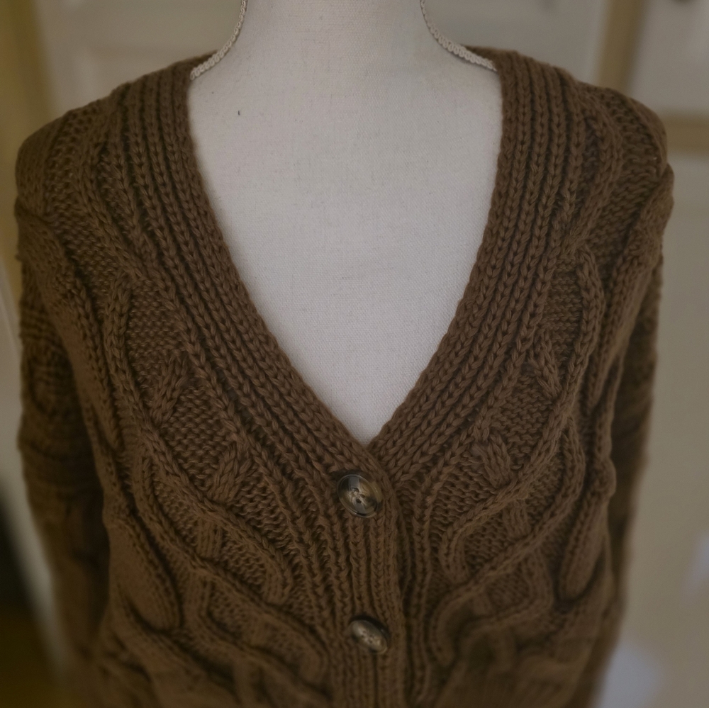 HYFVE Women's Cozy Brown Cable Knit Cropped Sweater - Picture 5 of 16